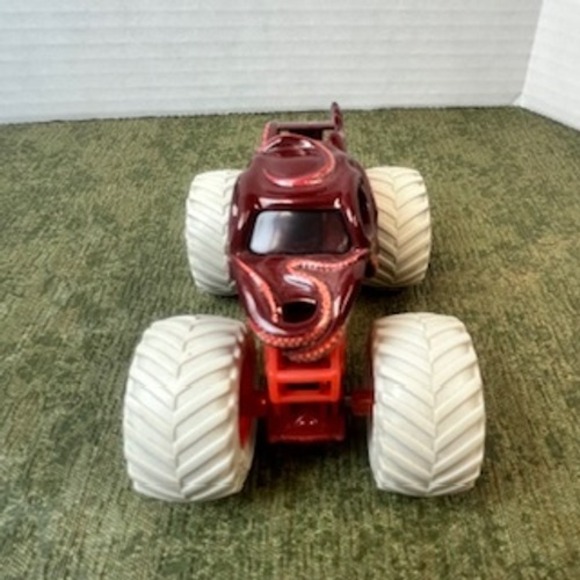 Lot of 7 Monster Jam and Blaze and the Monster Machines toy trucks - Picture 13 of 15